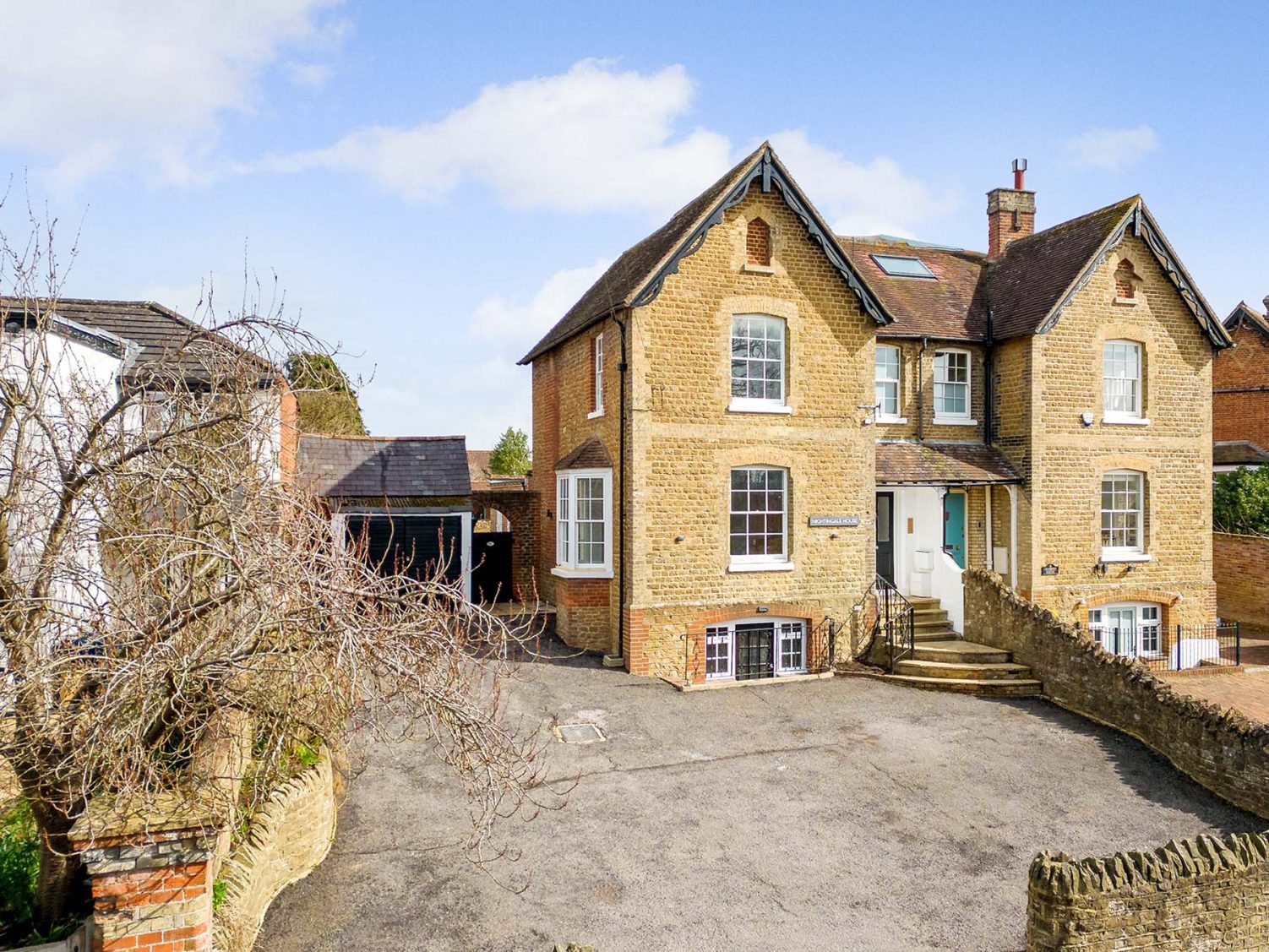 Nightingale-House-Godalming-For-Sale-With-Seymours-Prestige-Homes
