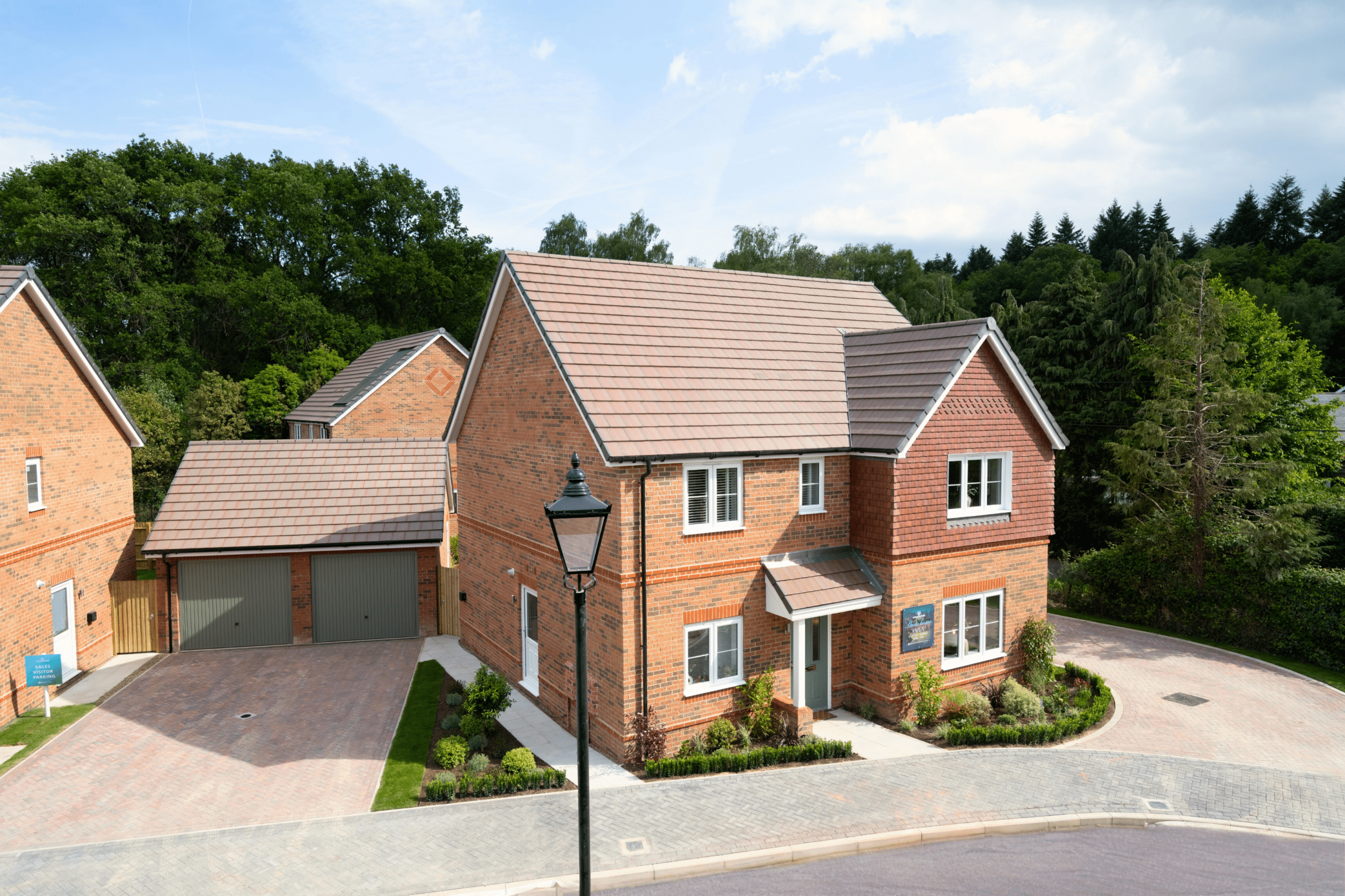 Woodlands Grove, Ottershaw, KT16 0FJ